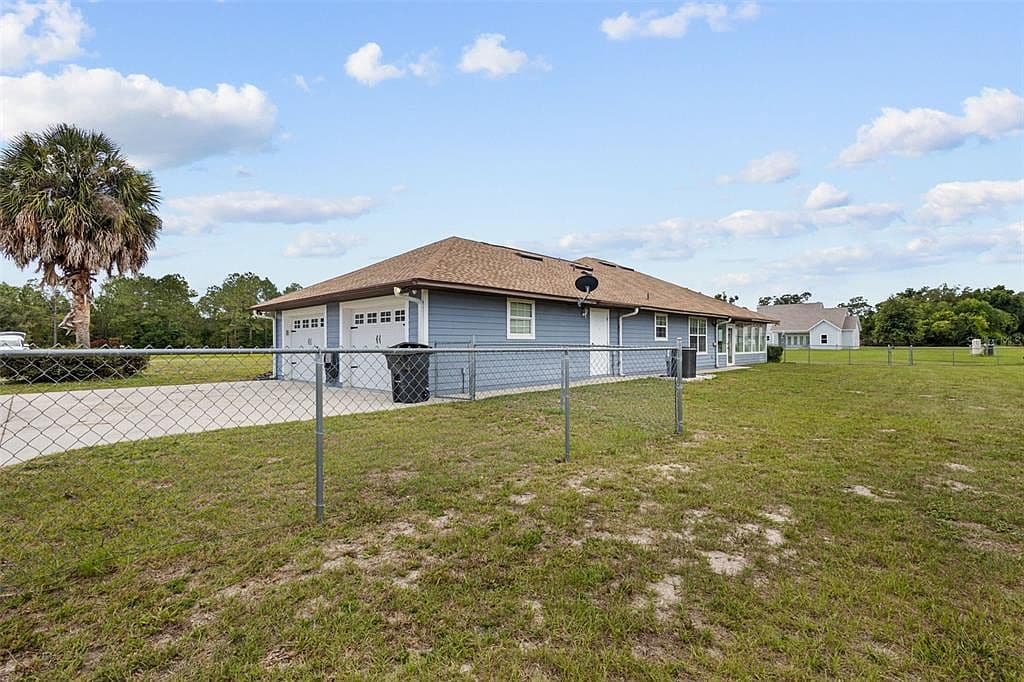11310 NW 73rd Court photo 2